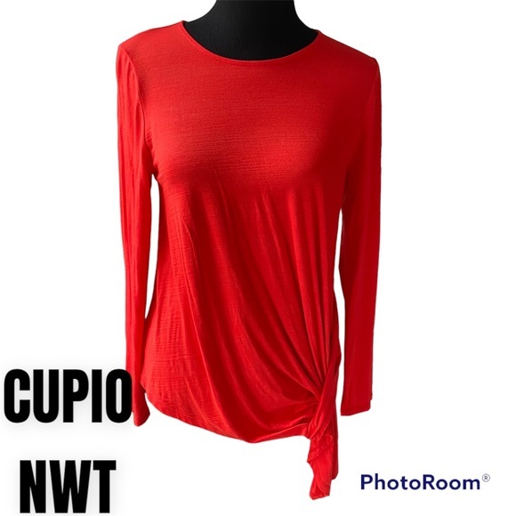 NWT WOW TOPπππ - Picture 1 of 6